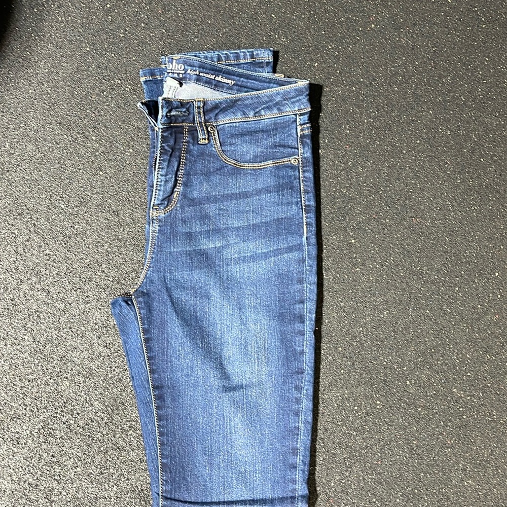 Soho New York & Company Jeans high waisted size 4 Tall in dark blue wash.